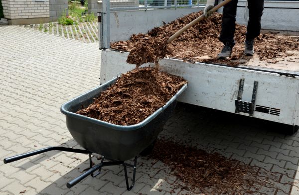 Bulk Mulch Delivery in Redwood City