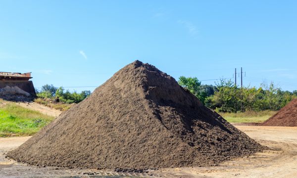 Bulk Topsoil Delivery in Redwood City