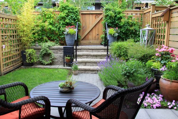 Small Yard Landscaping in Redwood City