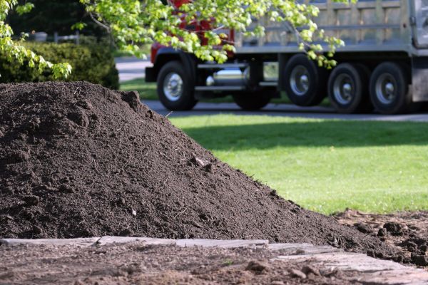 Yard Dirt Delivery in Redwood City