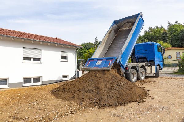 Garden Dirt Delivery in Redwood City