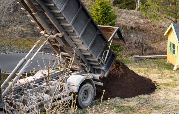 Yard Soil Delivery in Redwood City