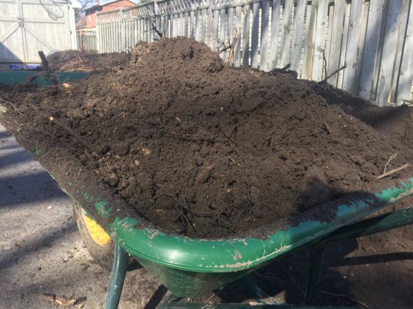 Residential Dirt Delivery in Redwood City